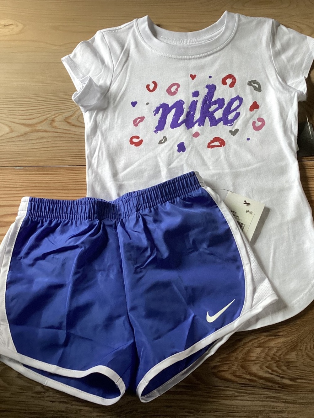 Nike Girls Tee & Shorts Outfit Size 6(NWT)